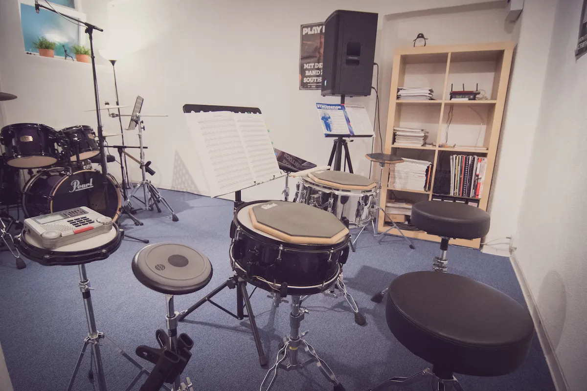 Drumset und Mikrofone